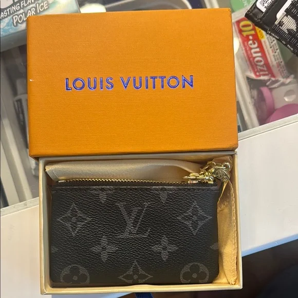 Louis Vuitton Black Monogram Key & Card Holder - Picture 6 of 6